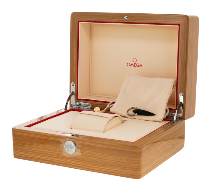 Omega Speedmaster Racing 326.30.40.50.03.001 Image 4